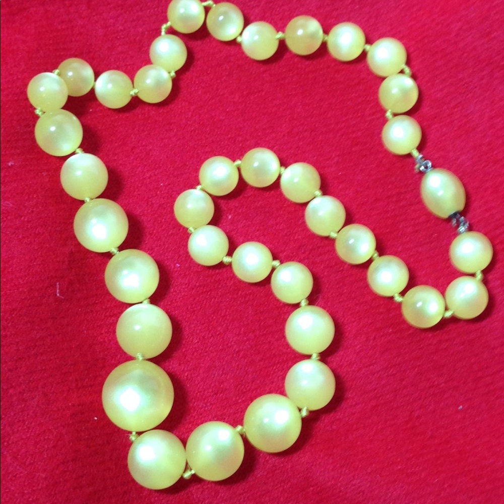 Vintage Moonglow Yellow Necklace